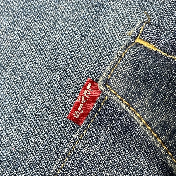 Levi’s Barstow Western Denim Men’s Long Sleeve Dark Blue Stonewash Medium Wash - Picture 6 of 9